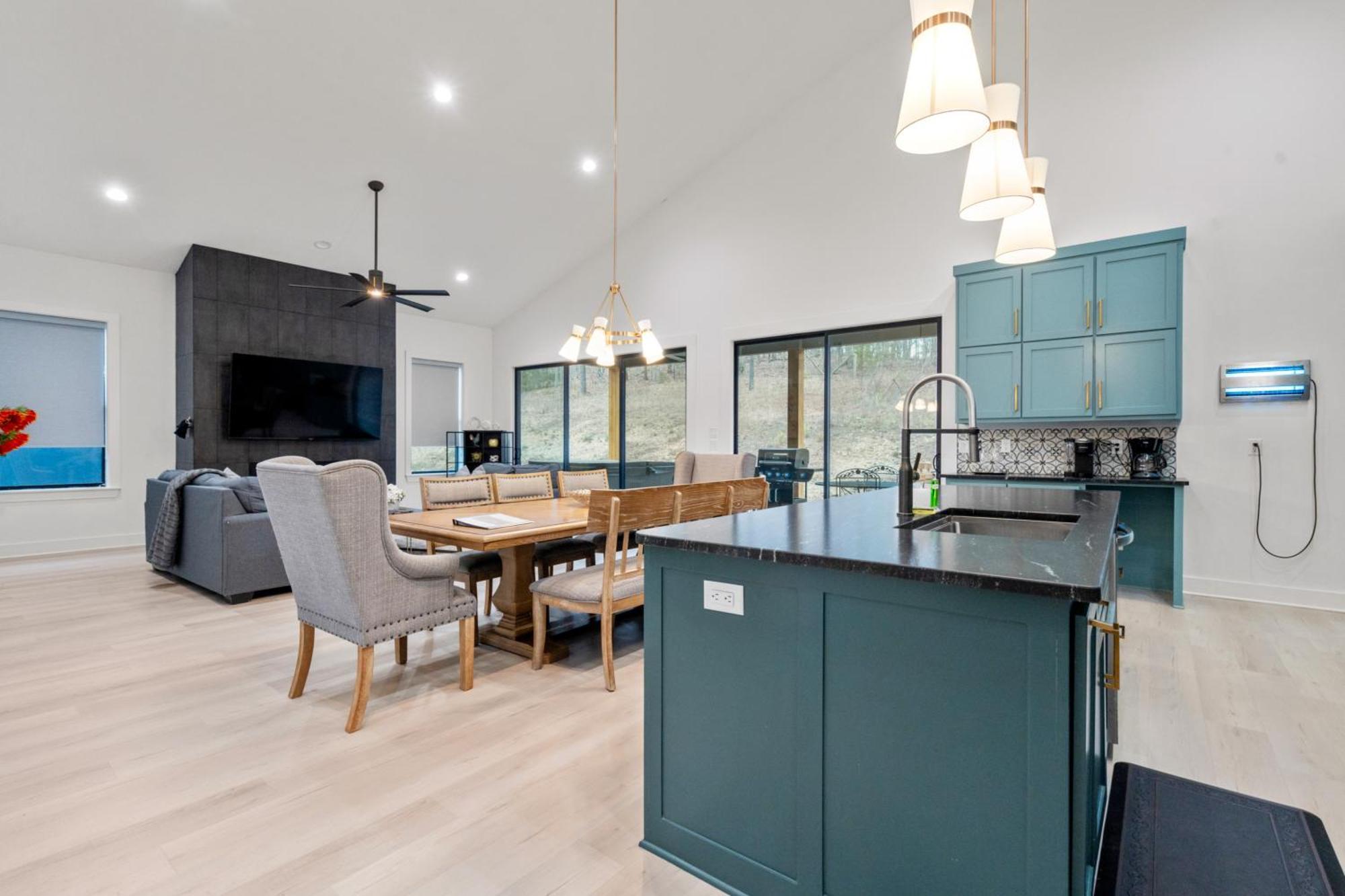 הוילה הוט ספרינגס Modern Retreat 10 Min-Oaklawn Bbq Grill Pavillion Kids Playground מראה חיצוני תמונה